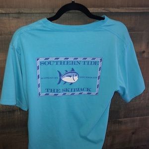 Southern Tide tee